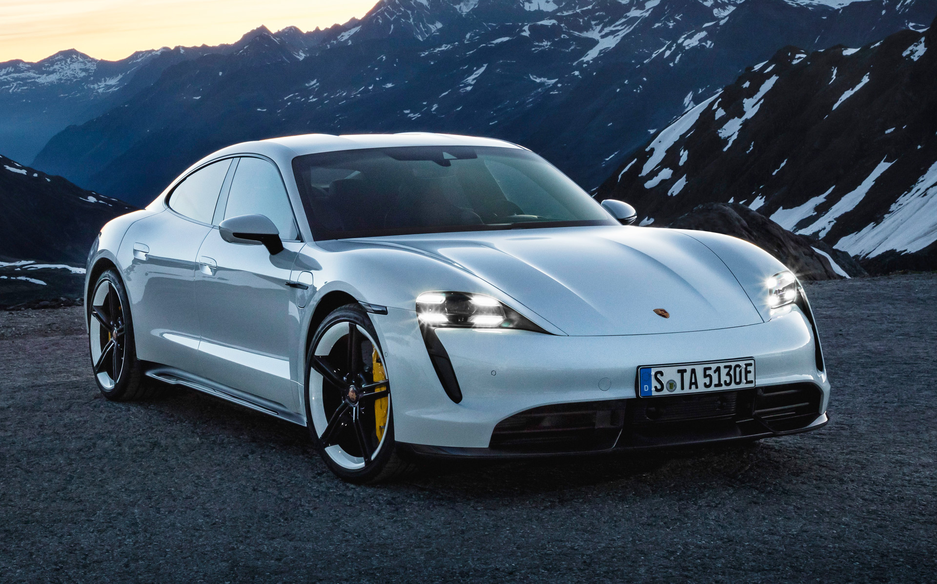 Porsche Taycan 4